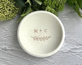 Couple's Stone-look Ring Dish - Custom Initials | Wedding | Engagement | Gift | Jewellery dish | Trinket Dish | Personalised