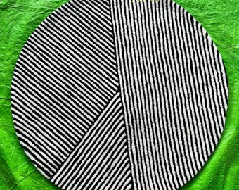 Zwart-wit rond vloerkleed | Modern geometrisch gestreept tapijt | Minimalistisch handgetuft vloerkleed | Esthetische kamerdecoratie | Op maat gemaakt rond vloerkleed