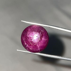 Natuurlijke sterrobijn cabochon 21,50 ct ronde edelsteen voor het maken van ringen (15,90 x 15,90 x 7,80 mm)