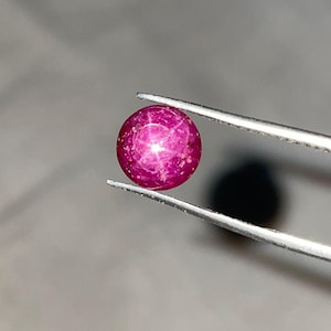 Natürlicher Sternrubin | Runder 3-Karat-Cabochon für die Schmuckherstellung