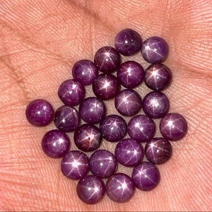 Lotto di cabochon rotondi di rubino stellato naturale da 5 mm, confezione di gemme sfuse con asterismo.