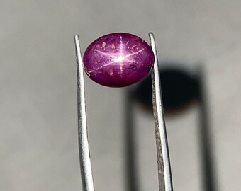 Natural Star Ruby Cabochon – Roodpaarse verzamelaarsedelsteen, genezend kristal