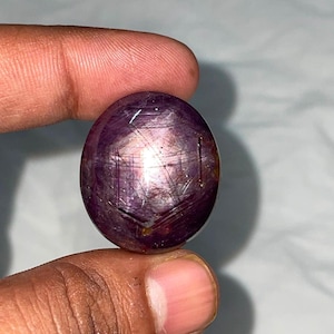 Cabujón de rubí estrella natural / Gema ovalada de 126 quilates para anillos y colgantes