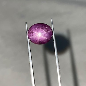 Natuurlijke sterrobijn edelsteen | Ovale cabochon van 10 karaat met 6 stralen voor het maken van ringen