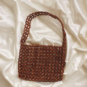 Bolso de hombro con cuentas de madera hecho a mano: diseño de punto de inspiración vintage
