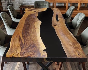 Mesa de comedor River de nogal con borde natural hecha a mano: resina epoxi negra