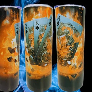 Copo de pôquer de 20 oz – Copo para sublimação com cartas flamejantes | Design Fiery King Queen Ace | Copos térmicos de aço inoxidável | Ideia de presente para Las Vegas