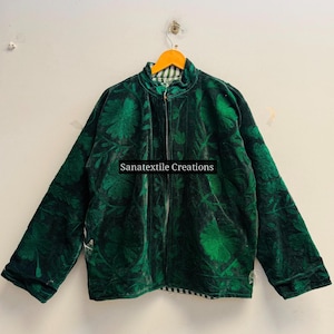 Handgjord smaragdgrön Suzani-broderad sammetjacka, vintage vändbar blommig quiltad kappa, bohemisk vinterkimonotopp, present till henne