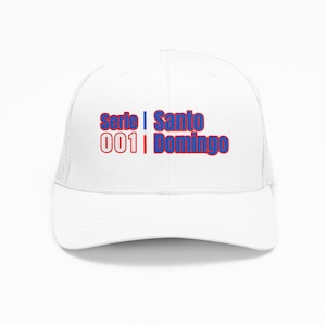 Stylish embroidered trucker cap with a snap closure and personalized text, perfect for a dad&#39;s gift, casual wear, and outdoor events.
