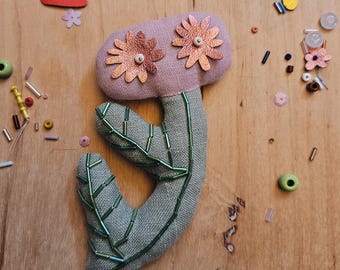 linen brooch flower HAPPY