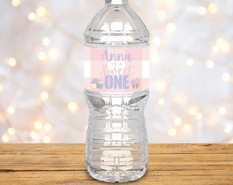 Etiqueta editable para botella de agua de primer cumpleaños para una dulce niña. Etiqueta para botella de agua de primer cumpleaños para una dulce niña. Etiqueta para botella de agua de primer cumpleaños.