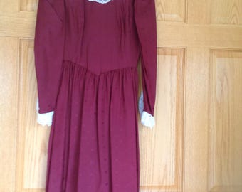 Vintage dress with lace accents-handmade
