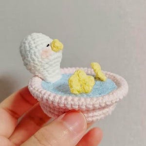 Cute Bath Duck Crochet Pattern PDF | Amigurumi Duck in Bathtub Tutorial | Handmade Animal Plush Toy for Bag Charm, Desk Decor or Keychain
