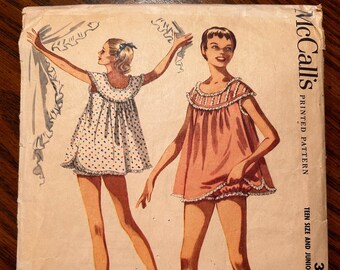 1950s McCalls Pattern 3502 Junior Shortie Nightgown, Bloomers Size 9 Bust 28”, Waist 23 1/2”, Hip 31”