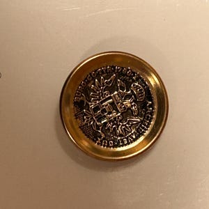 Botones redondos de plástico dorados de tarjetas Le Chic vintage con dos cabezas de pájaro, de 3/4" y 5/8"