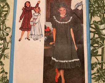 1970s Simplicity Pattern 8807 Girls Dress in Two Lengths Size 10 Factory Folds