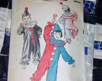 Vintage 1940s Advance Pattern 707, Clown Costume, Boys and Girls, Size Medium
