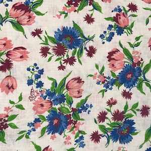 1940er Jahre Vintage Feedsack Stoff Rosa, Wein, Blau, Grün Blumenmuster 37&quot; x 21 3/4&quot; Empire Logo