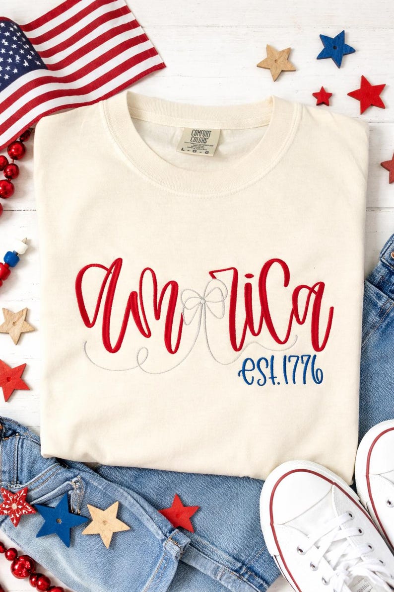 Embroidered American Tee, Cute America Shirt, Embroidery Tees for Women bild 1