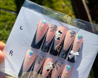 VEBONNY Press On Nägel Short Coffin – Weiß Mit Spinnennetz, Strass, Mattschwarz