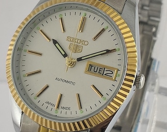 Reloj automático Seiko 5 vintage: esfera blanca, calibre 6309, reloj de pulsera para hombre en funcionamiento.