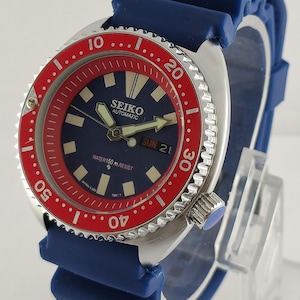 Vintage Seiko Diver Automatic Watch: Blue Dial, Rotating Bezel