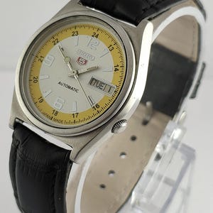Vintage Seiko 5 Automatic Watch: 1980s Stainless Steel Day/Date