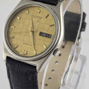 Vintage Seiko 5 Automatic Gold Dial Men&#39;s Watch: 1980s Day-Date
