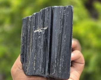 Cristal de turmalina negra en bruto grande: piedra curativa del chakra raíz, 110 mm