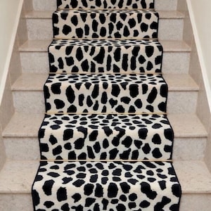 Alfombra de lana hecha a mano, alfombra de escalera con puntos blancos y negros, alfombra de pasillo con estampado animal.