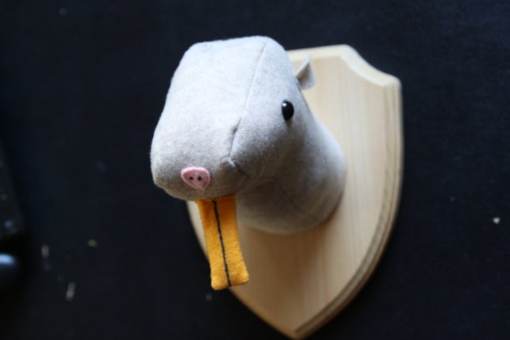 Rat Taupe Nu Mural Tete Vegan Faux Taxidermie Etsy Rat Taupe Nu Mural Tete Vegan Faux Taxidermie Etsy