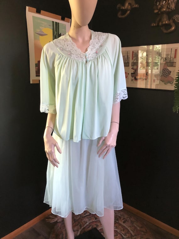 Vintage 1960's Seafoam Vanity Fair Peignoir Set Nightgown and Robe Size 38 Large Romantic Bridal Lingerie