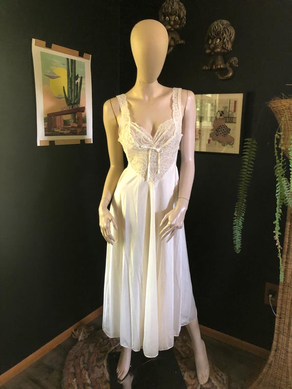 Vintage Olga Nightgown Size M Cream Sheer Lace V Neck Bridal Lingerie Spandex