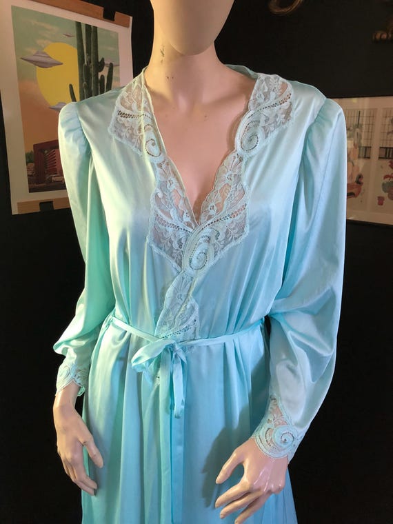 Vintage Olga Baby Blue Floor Length Robe Size L 1970's Pinup Lingerie Peignoir Bridal