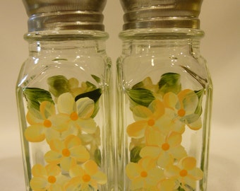 Hand Painted Salt and Pepper Shakers Yellow Daisies Hydrangeas Flowers