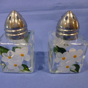 Hand Painted Mini Salt and Pepper Shakers White Daisies Hydrangeas Flowers image 3