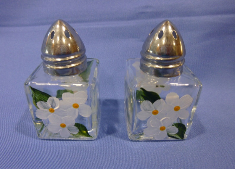 Hand Painted Mini Salt and Pepper Shakers White Daisies Hydrangeas Flowers image 3