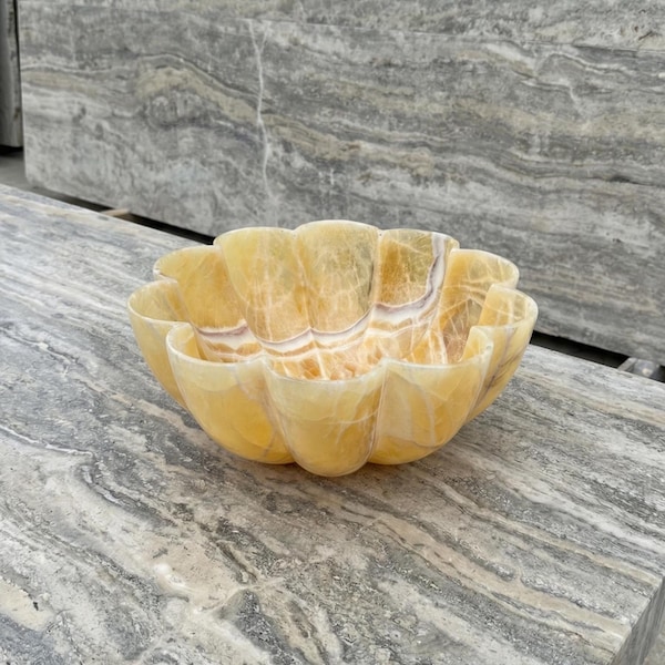 Cuenco de mármol con ónix y miel: hecho a mano para la decoración de la cocina y el hogar.