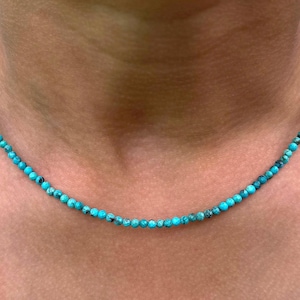 Natürliche Türkis zierliche Halskette, Perlen Halskette Blau Türkis, Geburtsstein Halskette, Geschenk für sie / ihn, handgemachte Halskette.