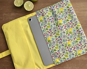 Gesteppte Blumen iPad Tasche: Gepolsterter Bucheinband - Citrus Bloom - 11 "13 ""Handgefertigte Hülle."