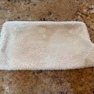 Vintage Mantessa weiße Perlen Clutch Geldbörse - handgefertigt in Belgien für Maas Brothers - Mid Century