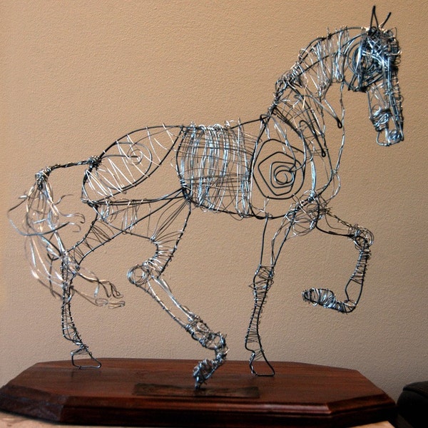 wire horse sculpture -"Sentirse Vivo"-