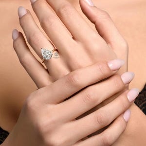 3.00 Carat IGI Certified E-VVS2 Pear Cut Lab Grown Diamond Solitaire Engagement Ring / Classy Pear Cut Diamond Ring