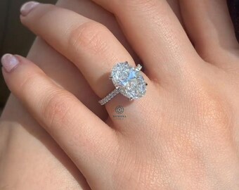 Anillo de compromiso ovalado de oro blanco de 14 quilates, anillo de boda con halo oculto, anillo de media eternidad, anillo de diamantes ovalados, regalo de aniversario, anillo de pedida de mano.