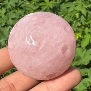 1.7&quot;+ Natural Pink Rose Quartz Moon Skull,Crystal,Quartz,Moon Skull,Crystal Moon Skull,Home Decoration,Crystal Gifts,Gifts 1PC