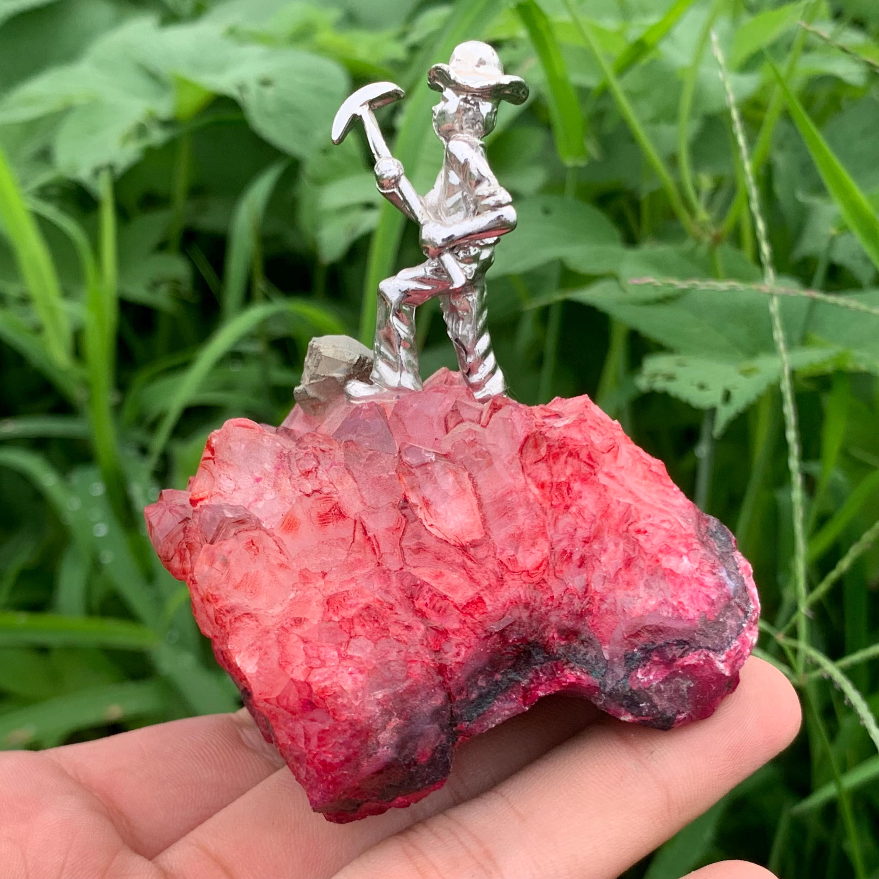 レッドアメジストクォーツ鉱夫の頭蓋骨：天然クリスタルヒーリング