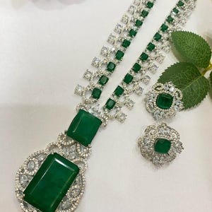 Collana Nita Ambani Collana da festa in stile Bollywood Collana lunga Gioielli con diamanti Gioielli indiani Collana lunga Set verde Rani haar