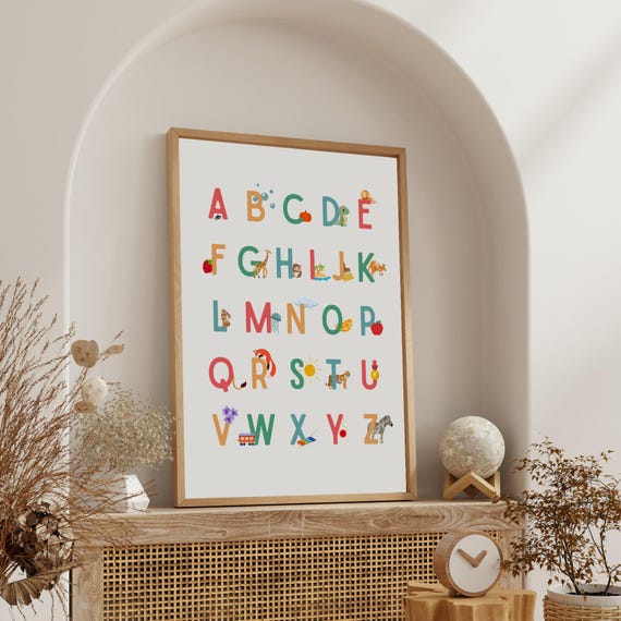 Abécédaire illustré en français – Affiche à imprimer ou envoi | Lettres + correspondances objets & animaux | Poster éducatif Montessori