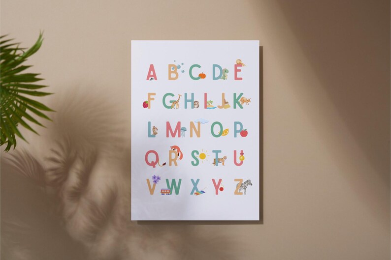 Abécédaire illustré en français – Affiche à imprimer ou envoi | Lettres + correspondances objets & animaux | Poster éducatif Montessori