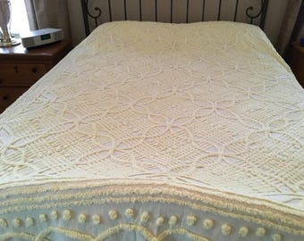 Colcha ligera vintage de chenilla amarilla con flecos, 92”x100” - excelente estado